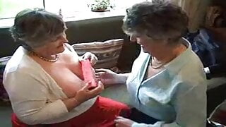 STEPH AND LIBBY PLAY